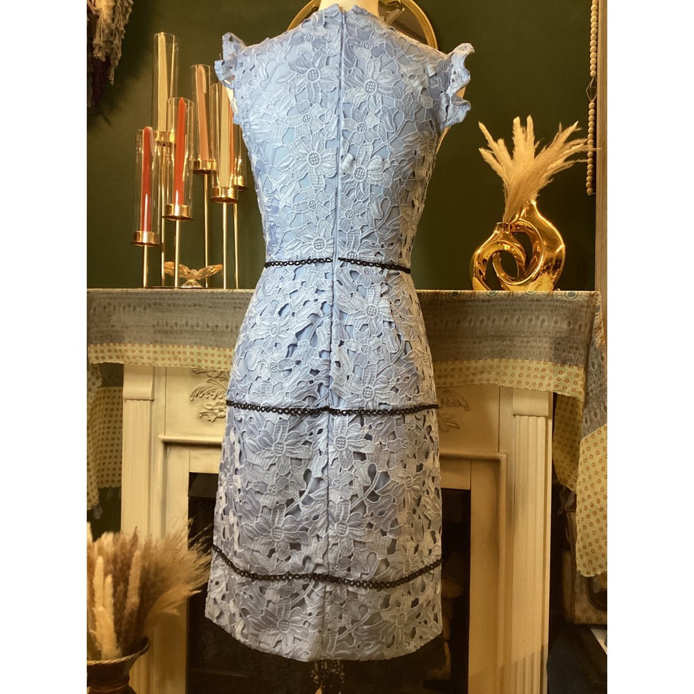 Warehouse Blue Floral Guipure Lace Sheath Dress Black Trim Cap Sleeve Size 2 - Picture 4 of 6